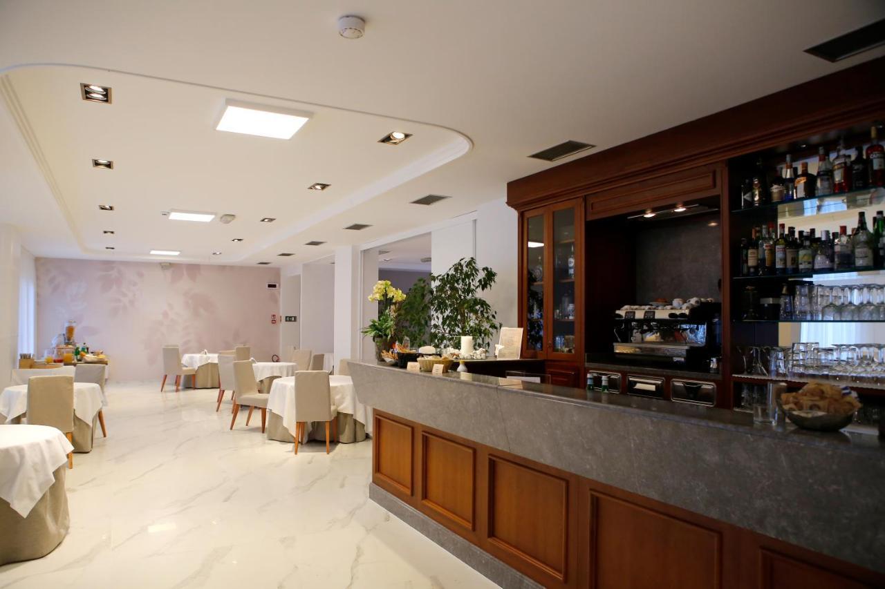 Scia' On Martin Hotel Buscate Luaran gambar