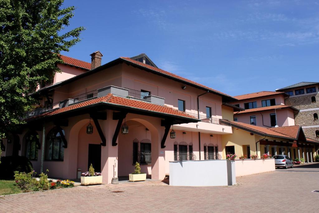 Scia' On Martin Hotel Buscate Luaran gambar