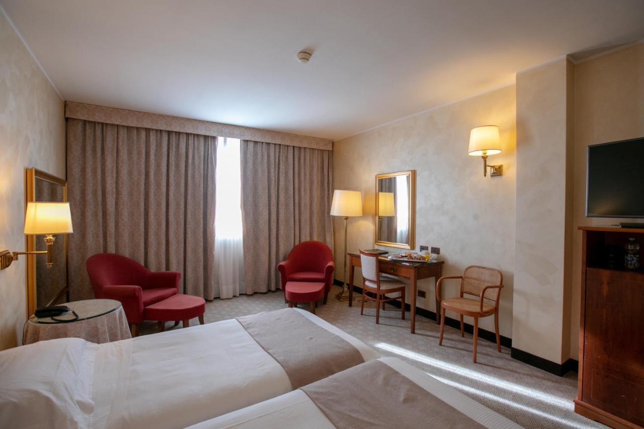 Scia' On Martin Hotel Buscate Luaran gambar